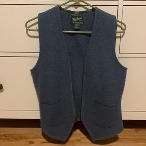 100% wool vest, bought second hand. Beautiful colour and two stretchy pockets.